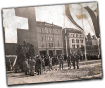 GFX_report_event_SWI_president_talking_flag